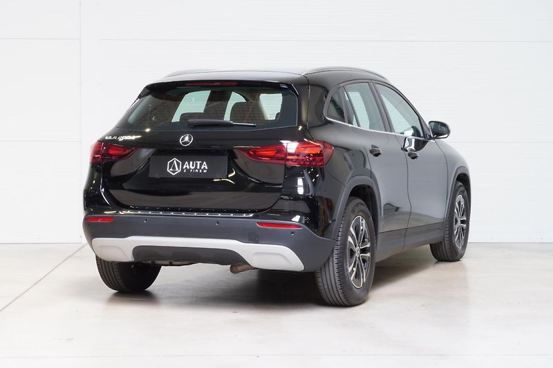 Mercedes-Benz GLA 200d,1.MAJ,ČR,DPH,Kamera - fotka 6 z 30