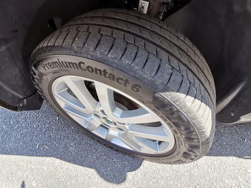 Škoda Yeti (2016) 1.2TSi 81kw AMB Tažné PDC - fotka 24 z 27