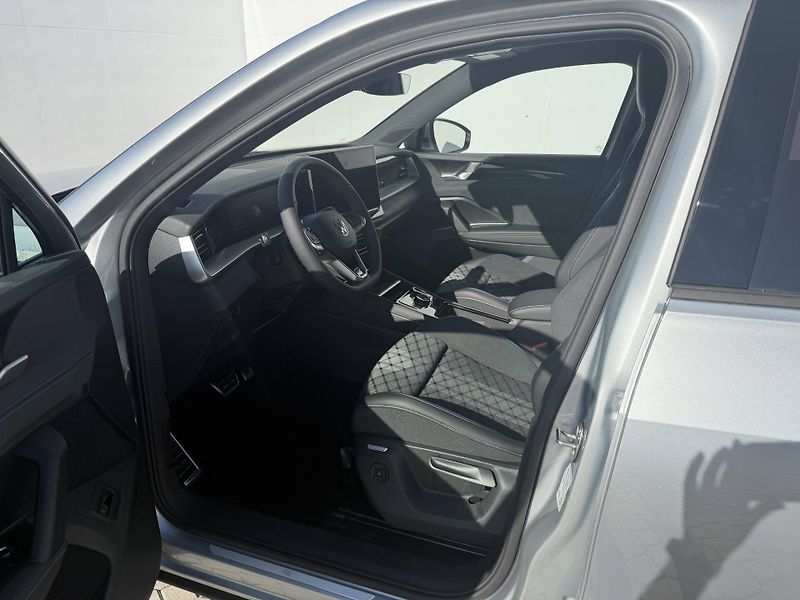 Volkswagen Tayron (2026) R-Line People 7DSG 4 2,0TSi - fotka 5 z 7