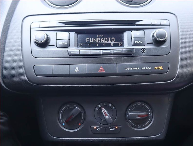 Seat Ibiza (2015) 1.2 TSI, Serv.kniha, Tempomat - fotka 12 z 16