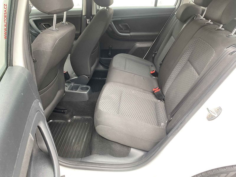 Škoda Fabia (2011) 1.2 TSI, ČR, AC - fotka 10 z 14