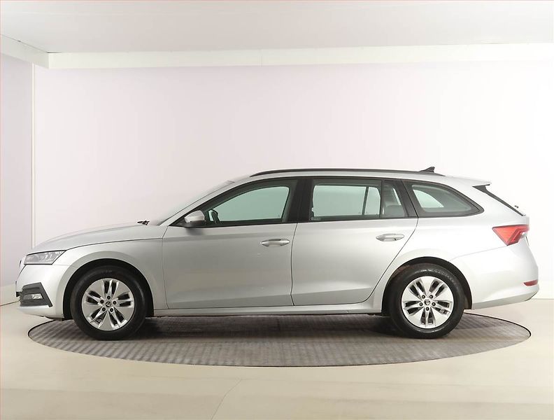 Škoda Octavia (2023) Ambition 2.0 TDI - fotka 3 z 25