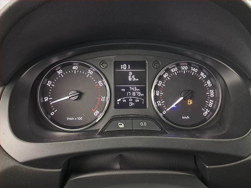 Škoda Rapid (2013) Ambition 1.2 TSI, Serv.kniha - fotka 11 z 17