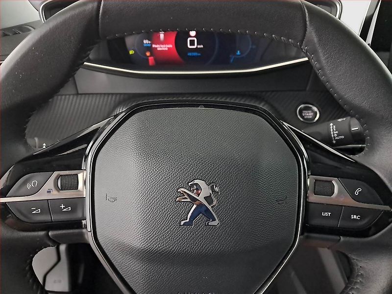 Peugeot 2008 (2021) 1.2 PureTech, Serv.kniha - fotka 18 z 19