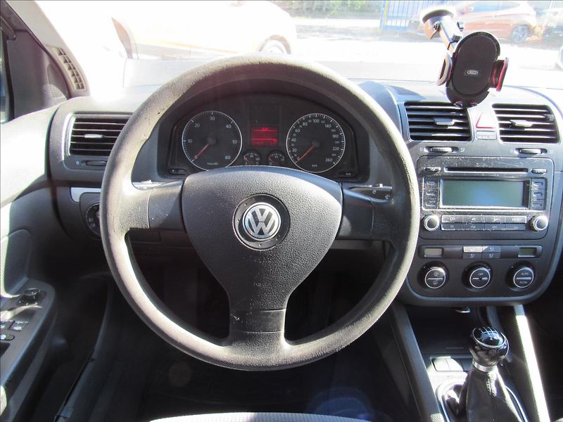 Volkswagen Jetta 2,0 TDi 103kW - fotka 12 z 24