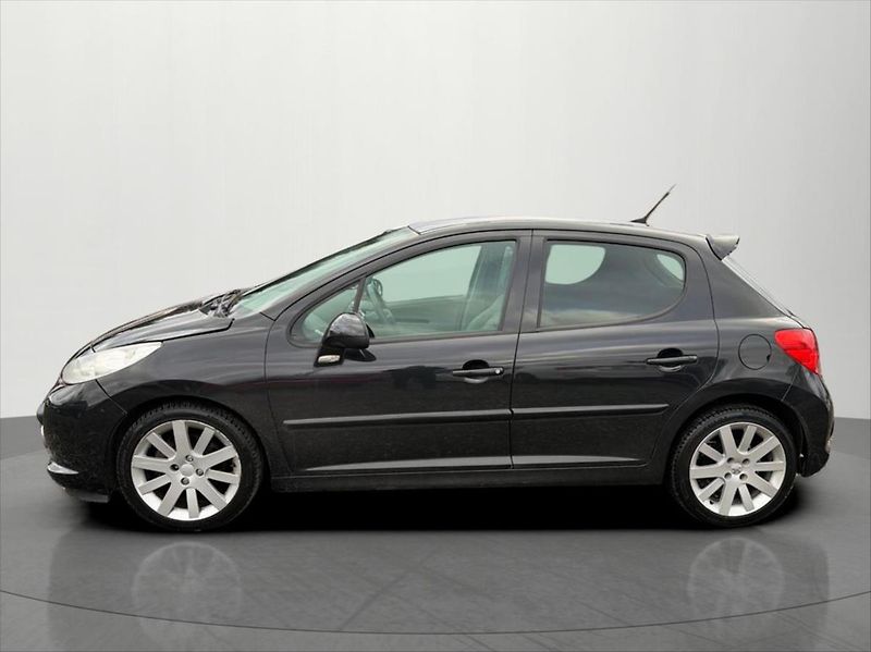 Peugeot 207 1,6 GTi 110 KW - fotka 4 z 19