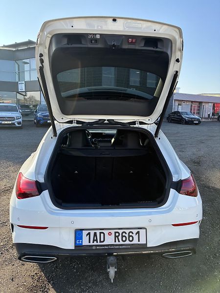 Mercedes-Benz CLA (2024) 200d shooting brake - fotka 5 z 14