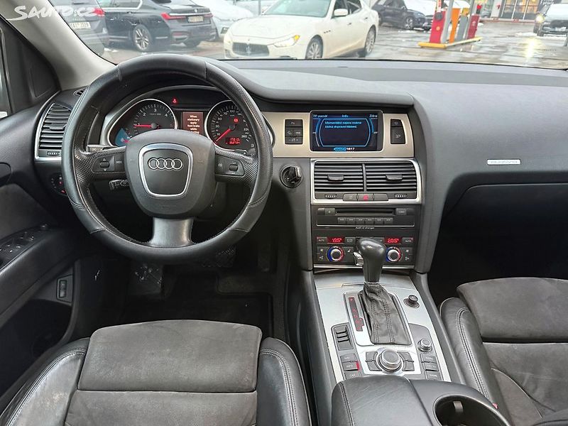 Audi Q7 3,0 TDI V6 QUATTRO - fotka 10 z 38
