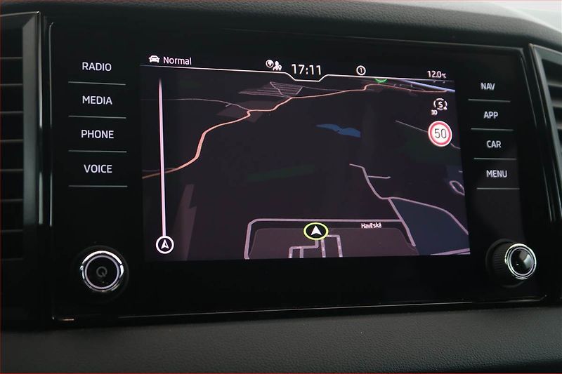 Škoda Karoq (2024) Sportline 2.0 TDI - fotka 13 z 21