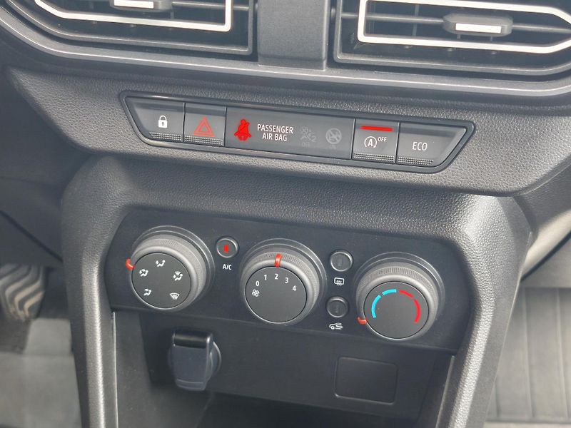 Dacia Jogger 2024 ČR TCe 110 REZERVACE - fotka 13 z 28