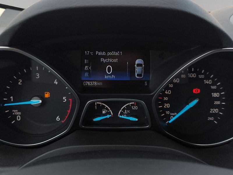 Ford Kuga (2018) TITANIUM 88kW, ČR, 1. Maj., Se - fotka 15 z 23
