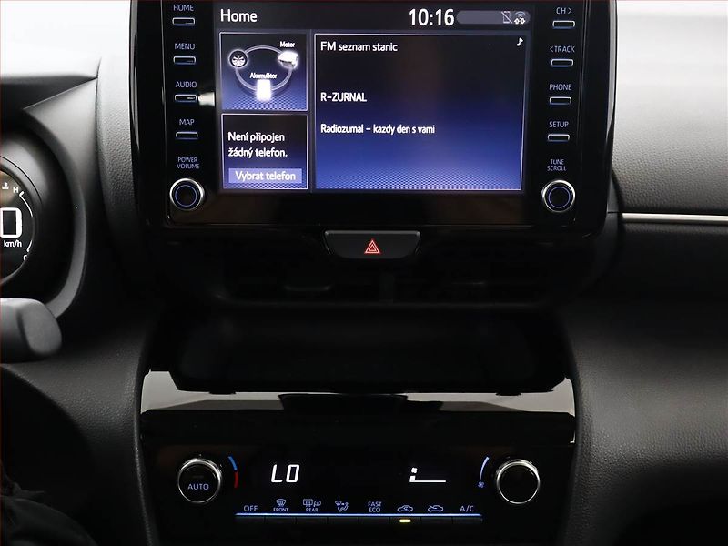Toyota Yaris Cross (2024) Comfort 1.5 VVT-iE E-Four - fotka 9 z 15