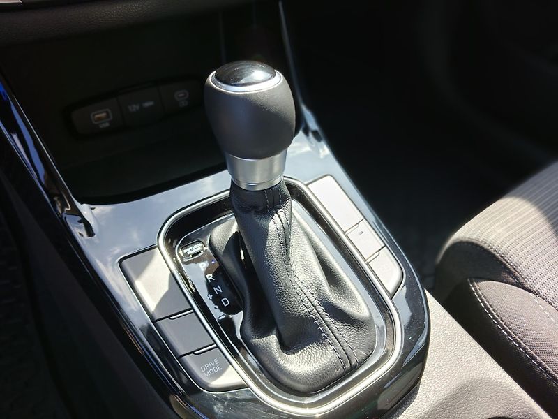 Hyundai i30 1,0 T-GDI DCT - fotka 13 z 18