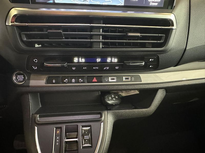 Peugeot Traveller (2026) Allure L2 2.2 BlueHDi 180 EAT8 - fotka 19 z 28