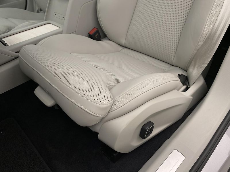 Volvo ES90 (2026) PURE ELECTRIC ULTRA - fotka 31 z 79