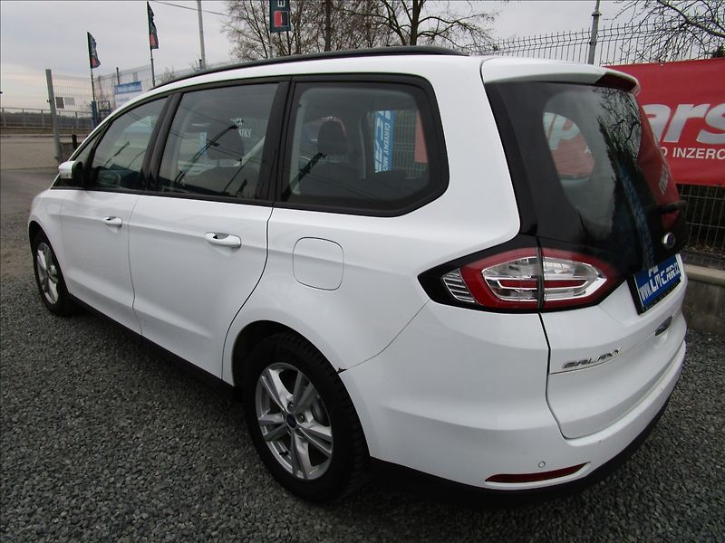 Ford Galaxy 1.5 EcoBoost, aut. Klima, 7 mí - fotka 6 z 46
