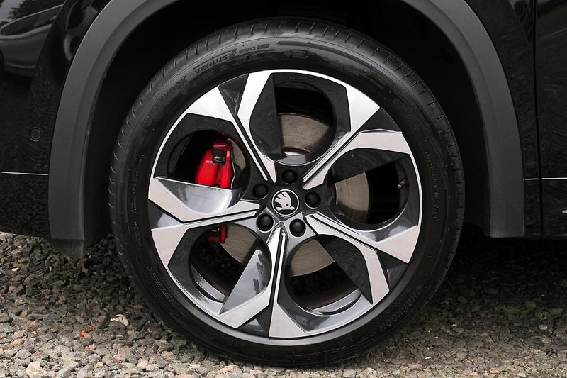 Škoda Kodiaq RS 2.0 TSI, Panorama, Webasto - fotka 4 z 46
