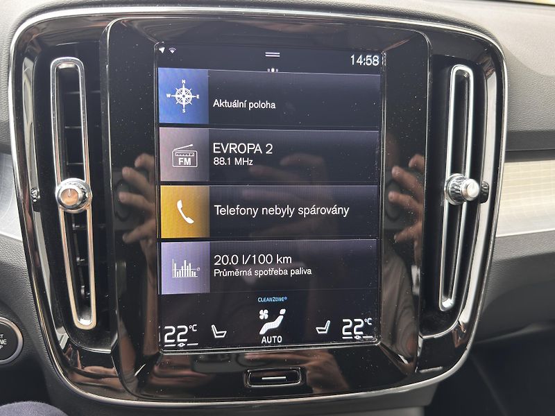 Volvo XC40 T2 FWD MOMENTUM // 1. maj. - fotka 28 z 41
