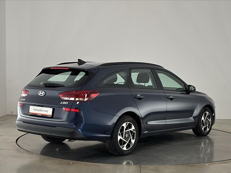 Hyundai i30 Smart DCT - fotka 2 z 26