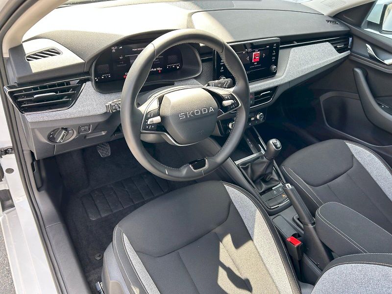 Škoda Scala (2025) Selection 1.0 TSI 85 kW - fotka 16 z 35