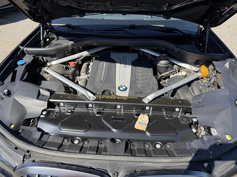 BMW X7 M50d INDIVIDUAL 7 MIST  - fotka 28 z 29