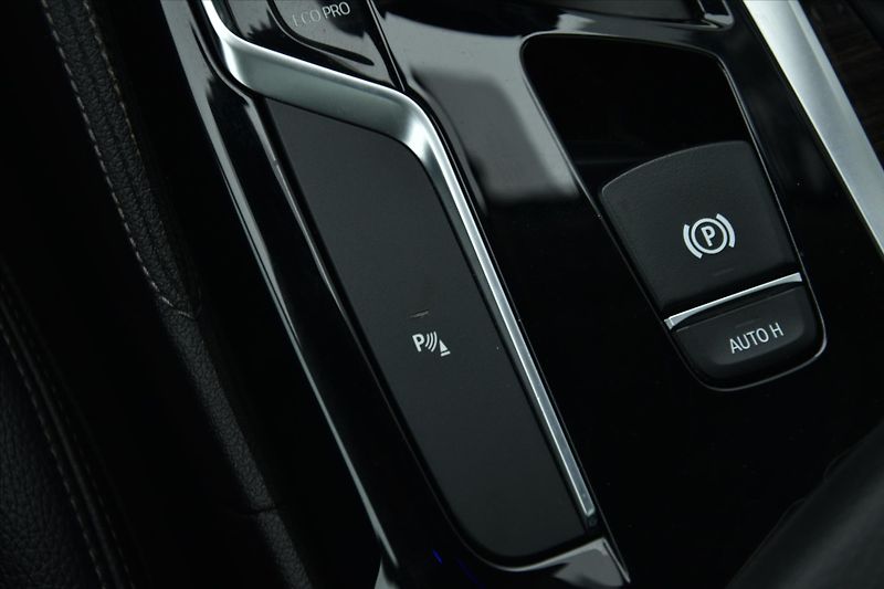 BMW Řada 5 520d xDrive LUXURY NAVI ČR - fotka 22 z 28
