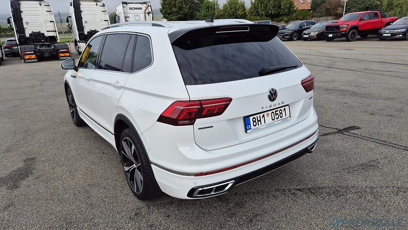 Volkswagen Tiguan R-LINE 4MOTION 2.0 TDI - fotka 5 z 19