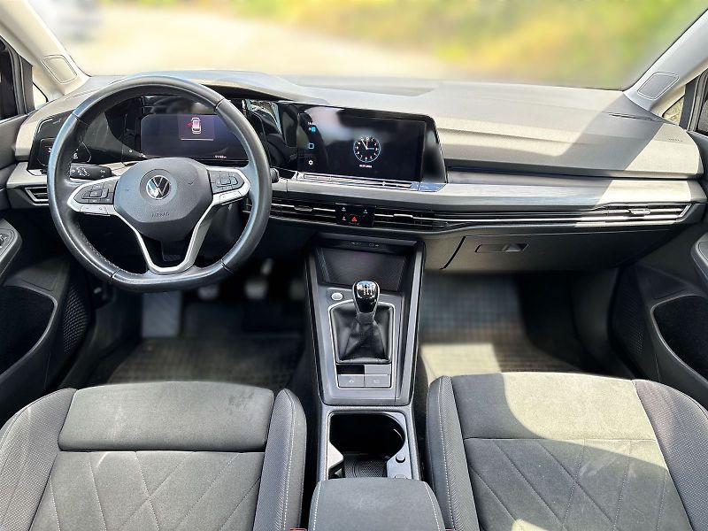 Volkswagen Golf (2022) Variant 1.5 TSI Style - fotka 5 z 27