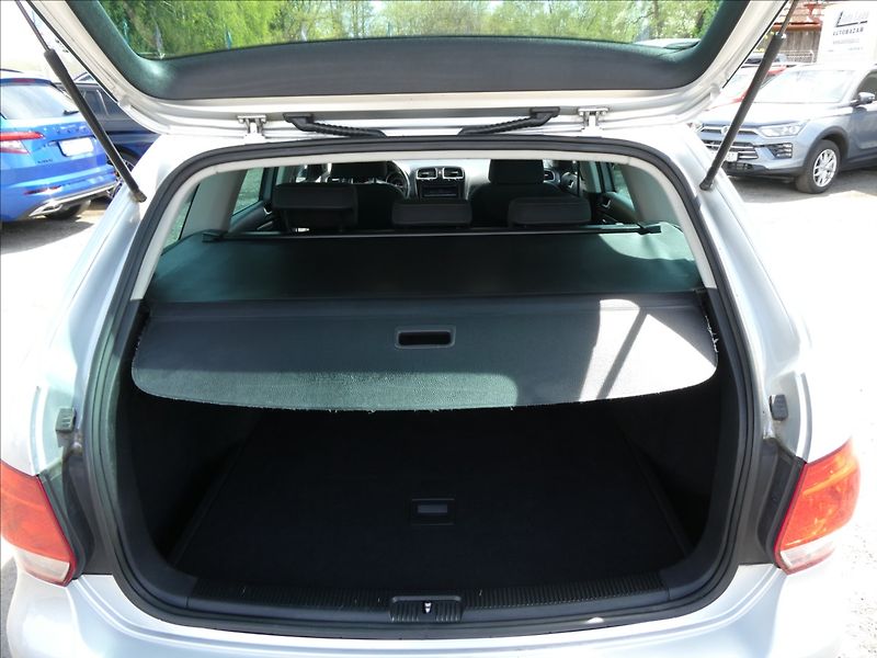 Volkswagen Golf 1,4 TSi 90kW STYLE,auto klima - fotka 16 z 43