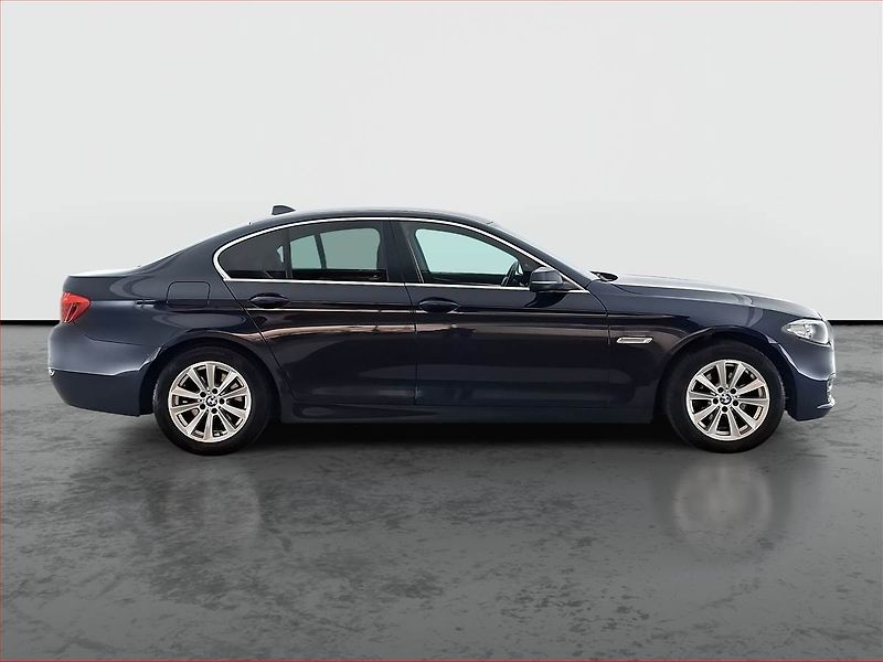 BMW Řada 5 (2015) 520d xDrive, 4X4, Automat - fotka 6 z 34