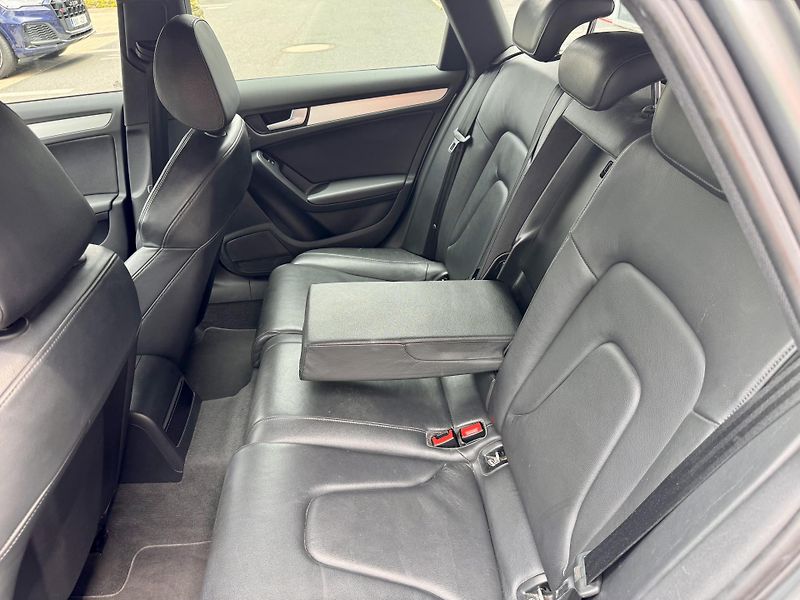 Audi A4 (2010) 2.0 TDI 3xS line Sportpaket!!! - fotka 14 z 14