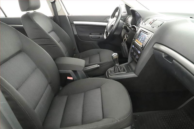 Škoda Octavia (2007) 2.0 TDI, po STK, zamluveno - fotka 7 z 11