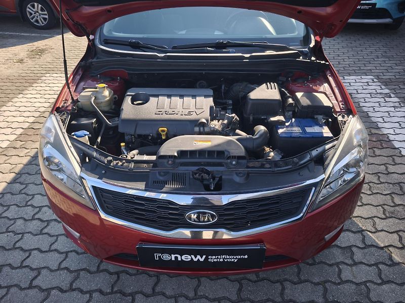 Kia Ceed 2011 ČR 1.6 CRDi 85kW  - fotka 20 z 33