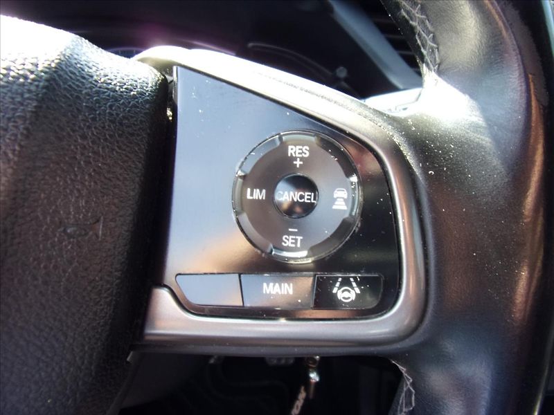 Honda Civic 1,0 i-VTEC TURBO Elegance - fotka 23 z 26
