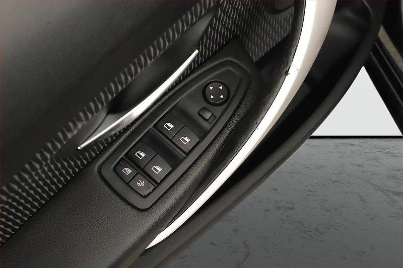 BMW Řada 3 (2013) 320i GT, Automat, Tempomat - fotka 12 z 13