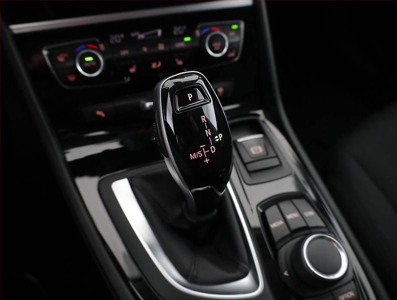 BMW Řada 2 (2018) 218i Gran Tourer, Automat - fotka 11 z 17