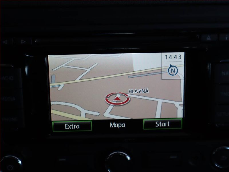 Škoda Rapid (2015) 1.2 TSI, Navi, Tempomat - fotka 13 z 19