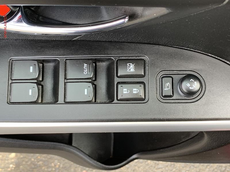 Suzuki S-Cross (2018) 1.4 BJet, Comfort, +ALU, navi - fotka 17 z 19