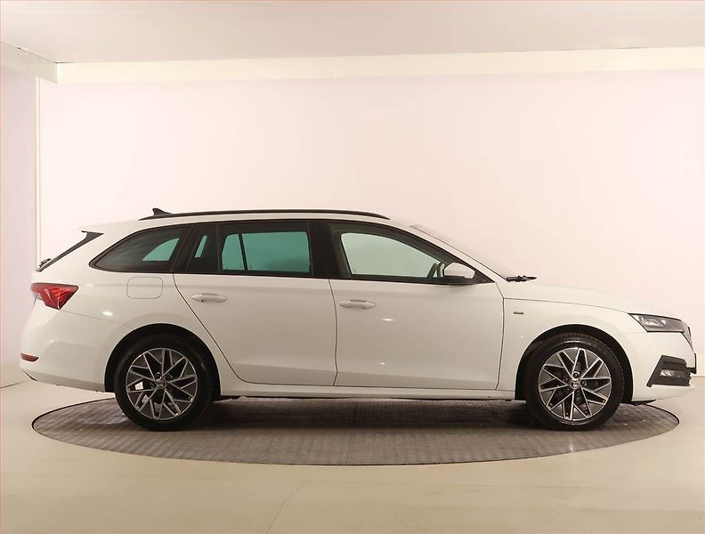 Škoda Octavia (2023) Ambition 2.0 TDI, Automat - fotka 6 z 30