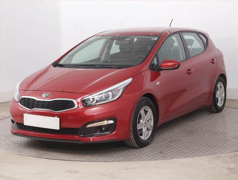 Kia Ceed (2018) 1.4 CVVT, Serv.kniha - fotka 2 z 14