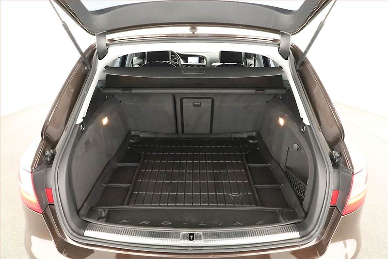 Audi A4 (2015) 2.0 TDI, Automat, Navi, Xenony - fotka 14 z 15