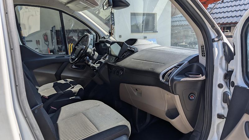 Ford Transit Custom (2017) 5 Místná verze - fotka 12 z 12