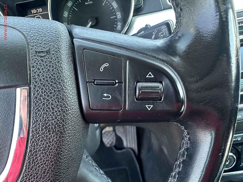 Škoda Superb (2011) 1.6 TDi, Ambition - fotka 16 z 18