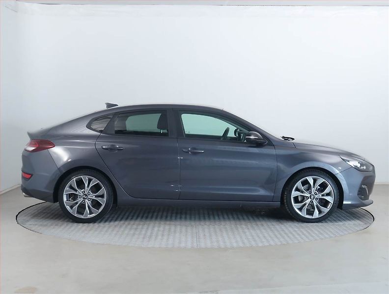 Hyundai i30 (2019) Style 1.4 T-GDI, Automat - fotka 6 z 20