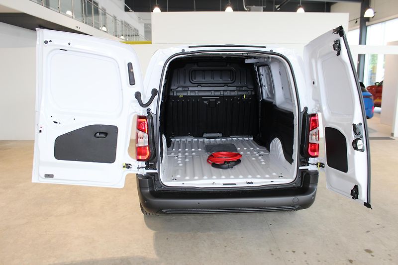 Opel Combo (2025) Electric Van L2 (XL) 136k - fotka 7 z 14