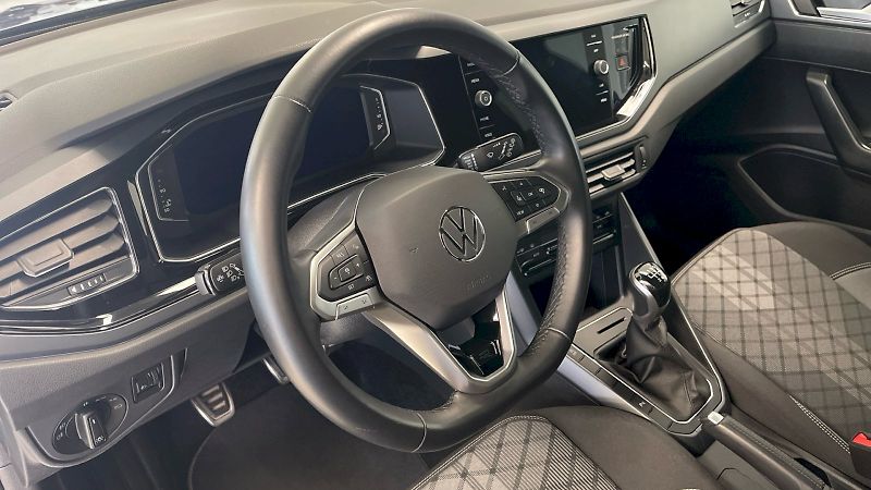 Volkswagen Taigo (2025) R-Line 1,0TSI 85kW - fotka 14 z 30