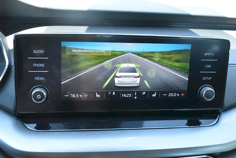 Škoda Octavia (2022) Ambition 2.0 TDI 85kW - fotka 17 z 31