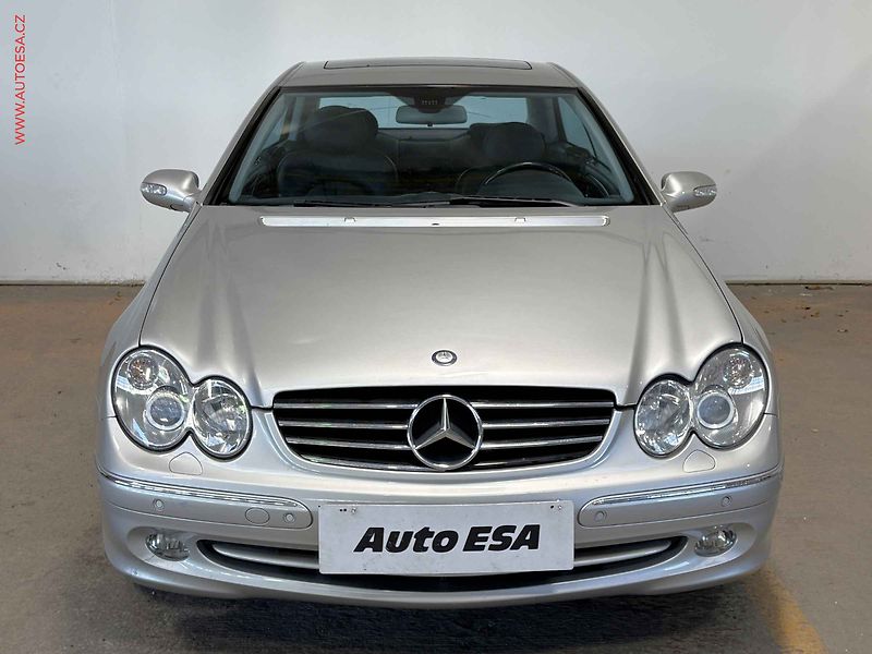 Mercedes-Benz CLK (2002) 3.2 i 320, AT, xenon, navi - fotka 2 z 14
