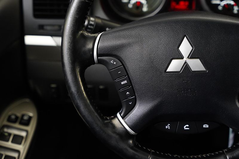 Mitsubishi Pajero - fotka 15 z 26