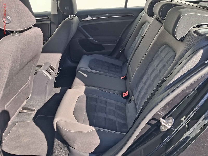 Volkswagen Golf (2017) 2.0TDi, ČR, AC, tempo, park - fotka 10 z 16